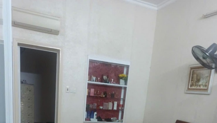 Tập thể 563 Giải Phóng 70m2, 3 ngủ, 8tr